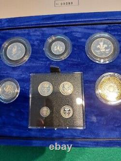 2000 Millennium queens Silver jubilee Proof Collection with Maundy Money