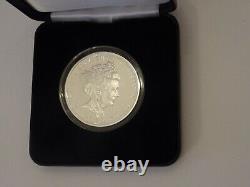 Nice The Queen Elizabeth Ii, Sapphire Jubilee Solid Silver Proof £5 Coin, Coa